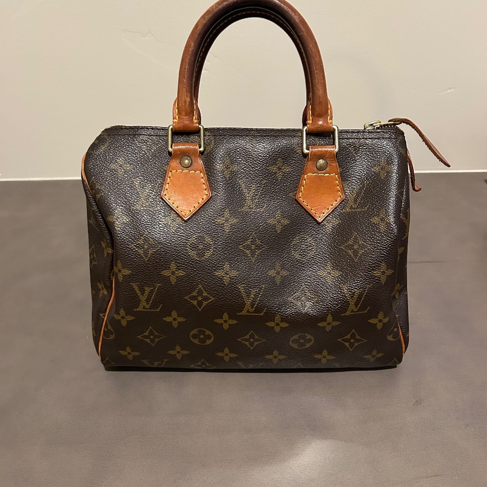 Lightly worn Louis Vuitton Speedy Bag 25 Vintage 2000